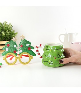 TAZA CON FORMA DE ARBOL DE NAVIDAD 350ML   GAFAS D