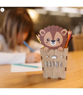 Portalápices León personalizado en madera