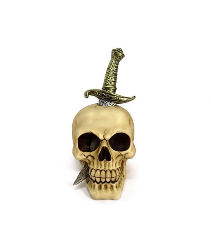 Calavera espada atravesando el craneo